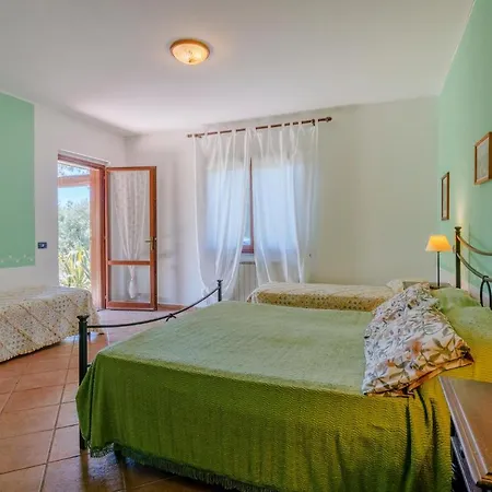 7 Bedroom Amazing In Holiday home