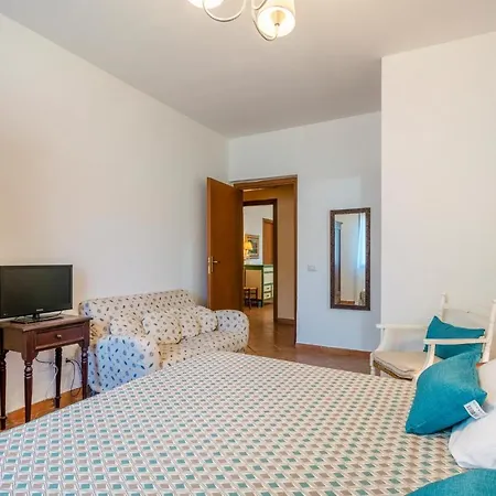 7 Bedroom Amazing In * Montalto di Castro