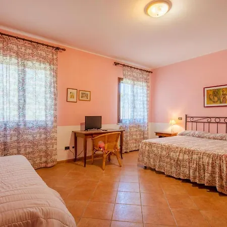 Holiday home 7 Bedroom Amazing In Montalto di Castro