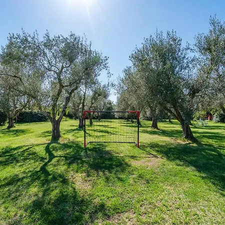 Holiday home 7 Bedroom Amazing In Montalto di Castro